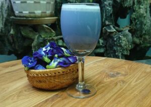 Sinh tố dừa non hoa đậu biếc