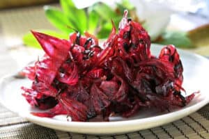 Mứt hoa hồng (hoa bụp giấm)