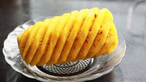 Trái khóm đã gọt vỏ