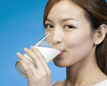 8 trường hợp không nên uống sữa, bạn có nằm trong số đó?