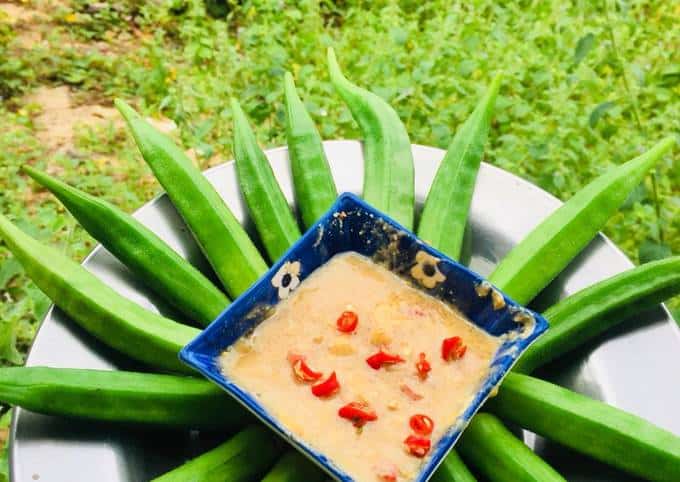 Đậu bắp chấm chao