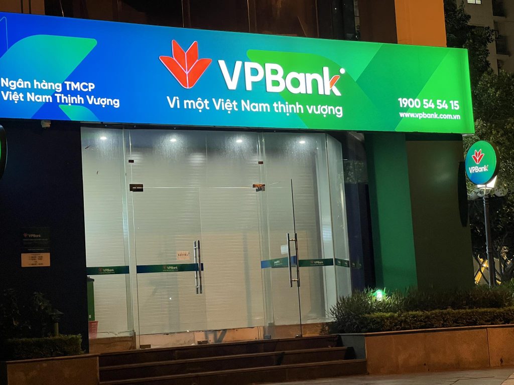 Làm biển quảng cáo giống ngân hàng VPbank